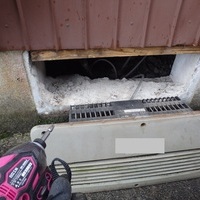山口市吉田にて、古くなった床下換気扇の交換工事。のサムネイル