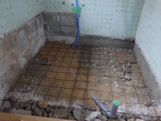 防府市仁井令にて、浴室リフォーム時の白蟻予防工事。