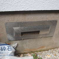 下関市羽山町にて床下換気扇工事。古い機械の故障からお問い合わせいただきました。のサムネイル