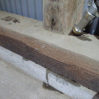 防府市台道にて白蟻予防工事。新築から初めて。木造の車庫に被害がありました。のサムネイル