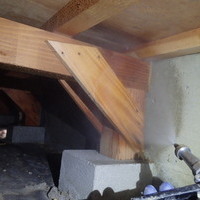 防府市新田にて白蟻予防工事。鉄筋コンクリート造のお住まいですが予防が必要です。のサムネイル