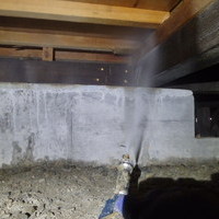 山口市吉田にて白蟻予防工事。６年前に初めてご契約いただいたお客様宅の再予防。のサムネイル