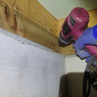 防府市鈴屋にて白蟻予防工事。約１０年前の塗装時に予防をされ、それ以来だそうです。のサムネイル