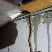 防府市西浦にてヤマトシロアリ駆除工事。家の外の蟻道から被害が発覚。のサムネイル