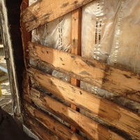 防府市今宿にてヤマトシロアリ駆除工事。白蟻被害の始まりは外壁内の浸水でした。のサムネイル