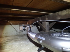 防府市千日町のお客様宅の床下換気扇設置工事。